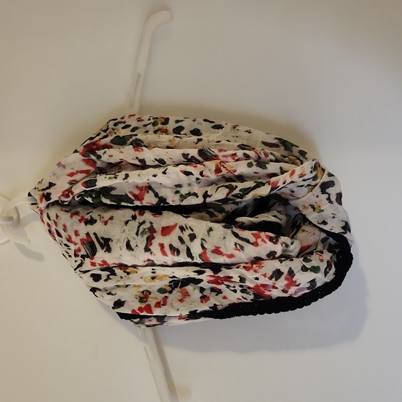 Scarf bundle - Picture 7 of 12